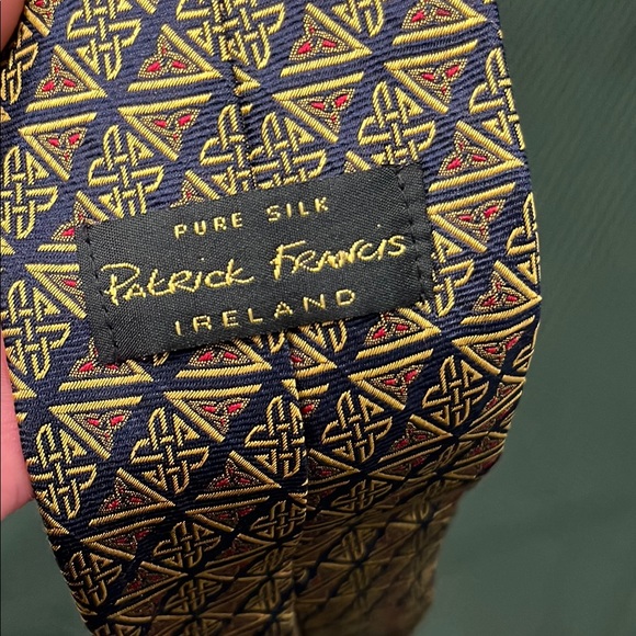 Patrick Francis tie 100% silk Yellow Patterned Men's Tie - Picture 6 of 8